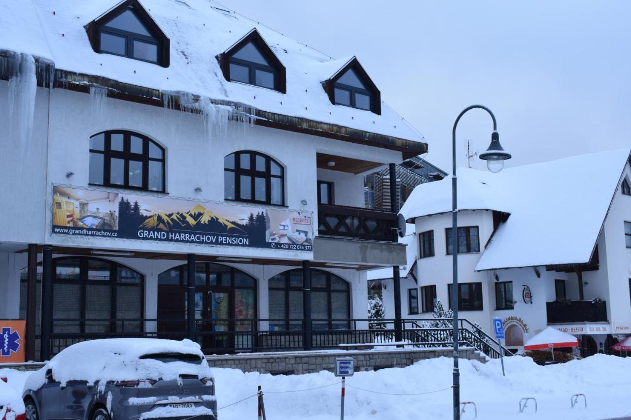 Grand Harrachov Pension V Centru Exterior photo